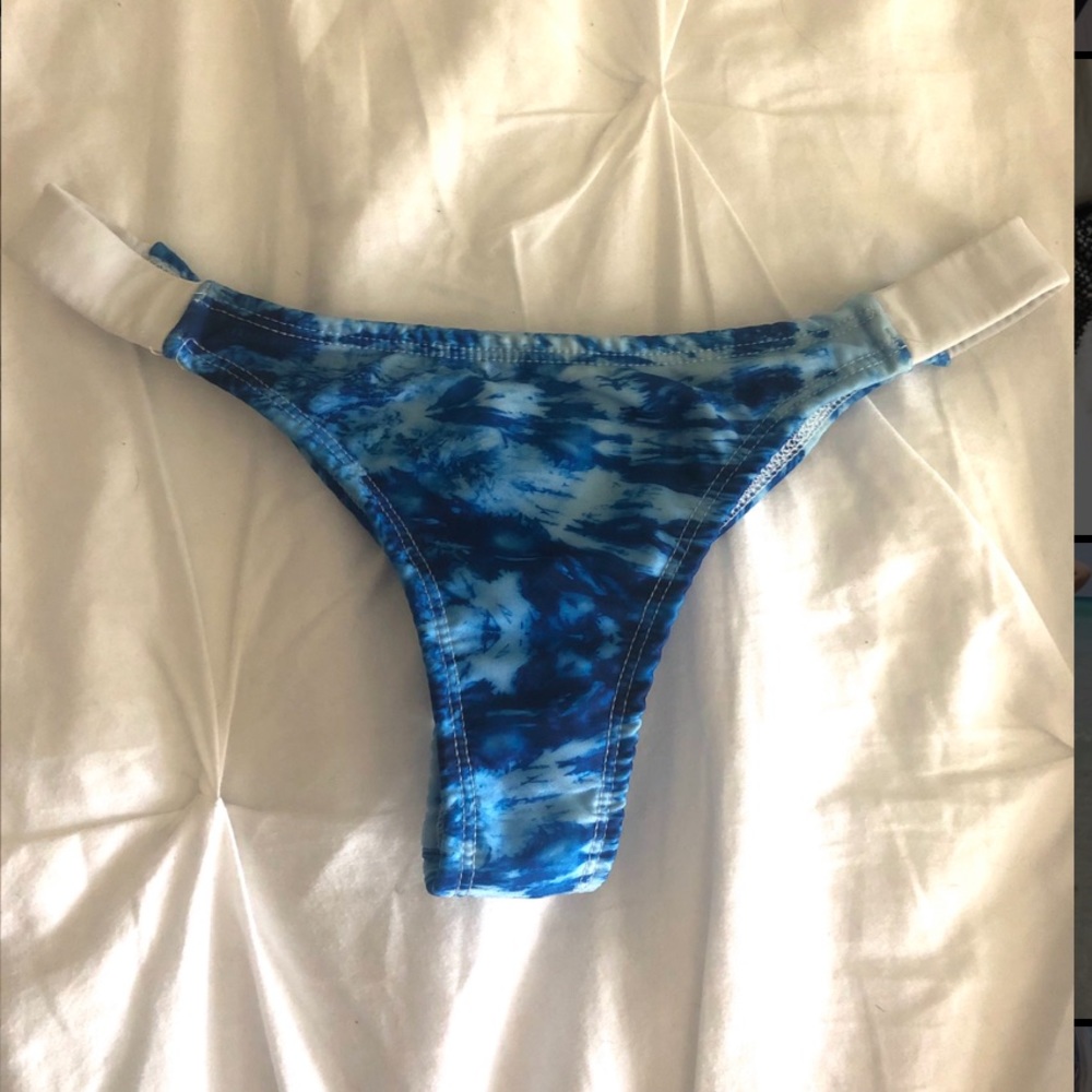 Bikini bottoms